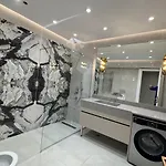 Brand New Premium Center 7star 4bedroom Apartmán