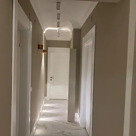 Brand New Premium Center 7star 4bedroom Lägenhet *