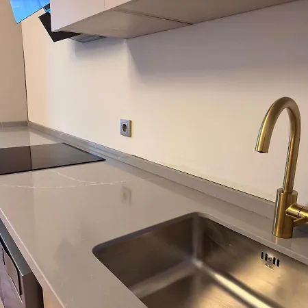 Apartment Brand New Premium Center 7star 4bedroom