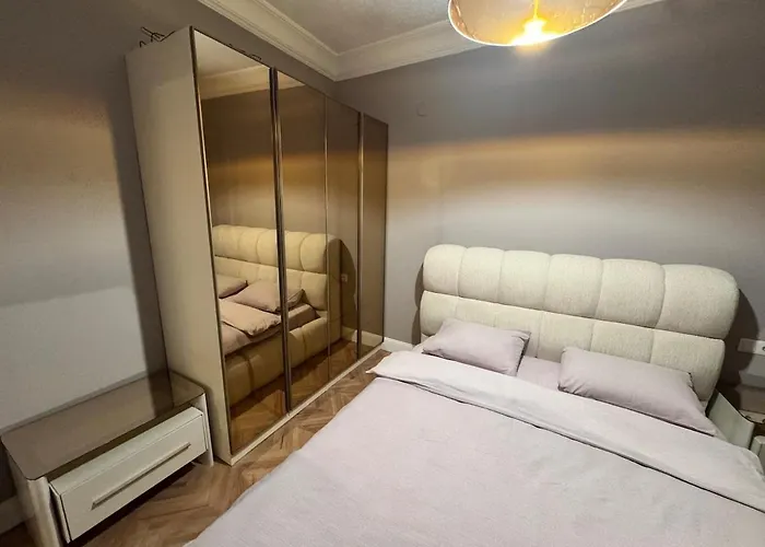 Brand New Premium Center 7star 4bedroom Lejlighed