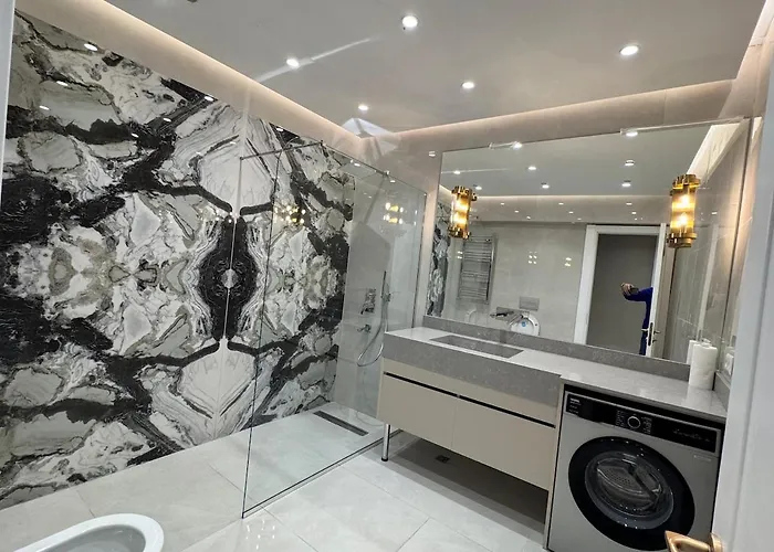 Brand New Premium Center 7star 4bedroom Lejlighed