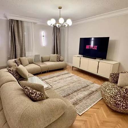 Brand New Premium Center 7star 4bedroom Apartament