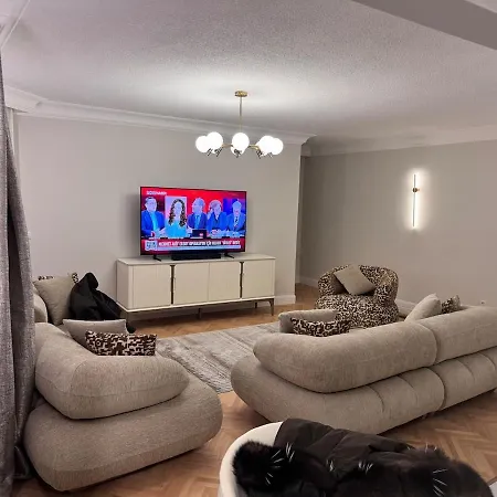 Brand New Premium Center 7star 4bedroom Διαμέρισμα *